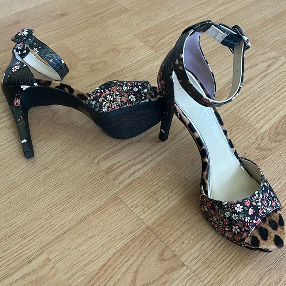EUC Floral and Leopard Pattern - Picture 3 of 3